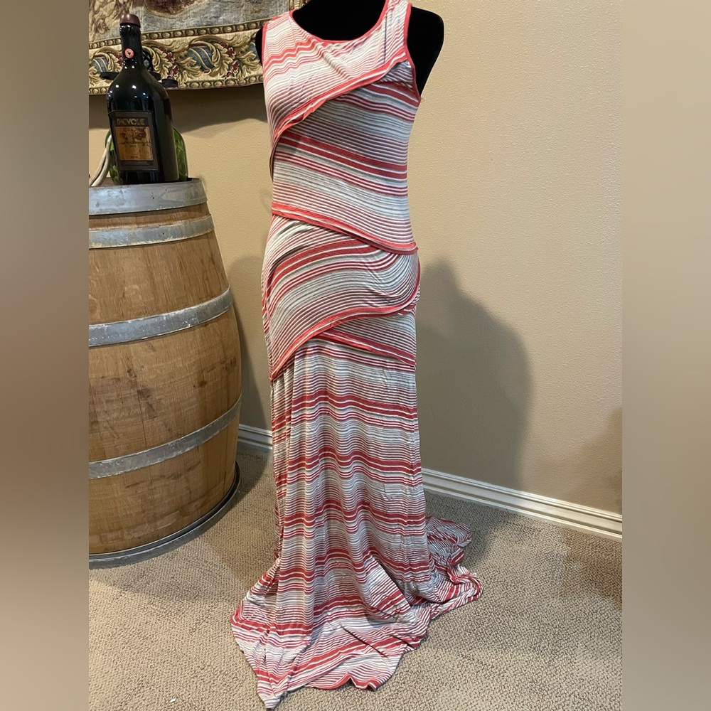Max Studio Maxi Size M